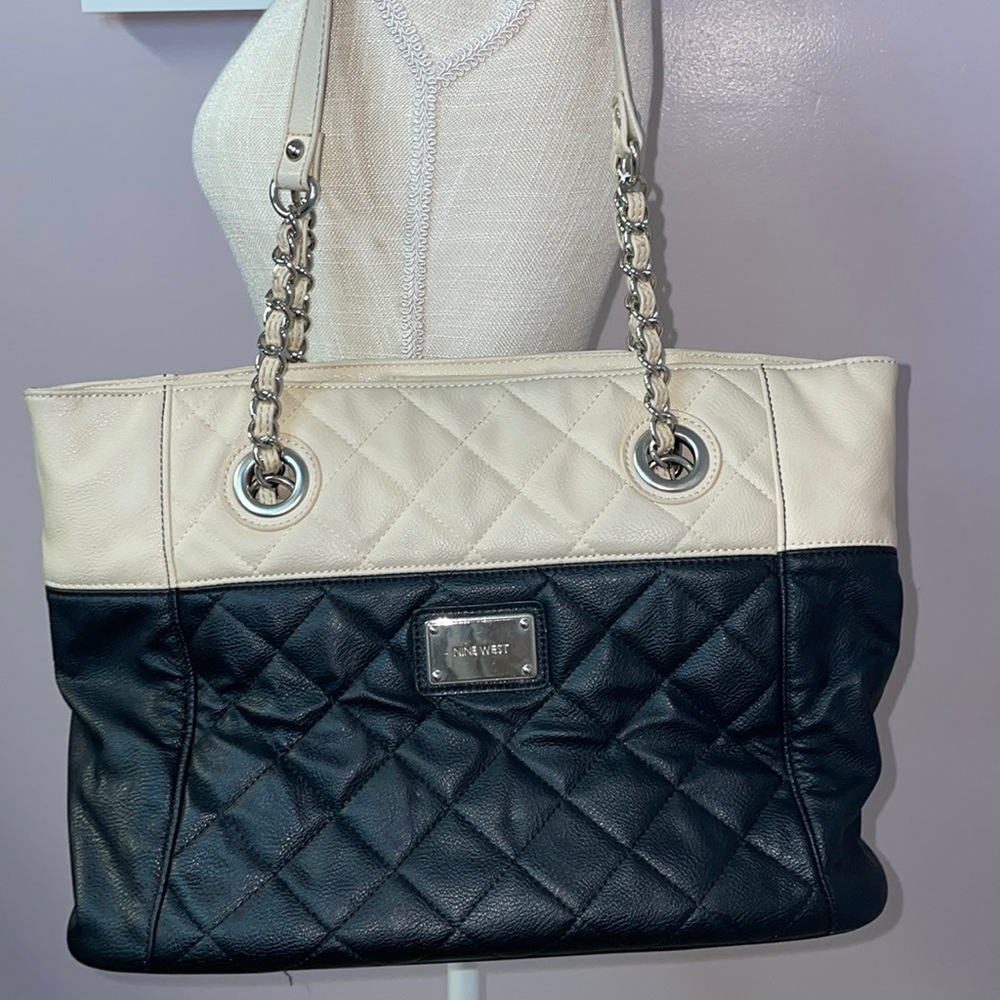 Nine West 2 tone quilted look handbag. Good used condition.